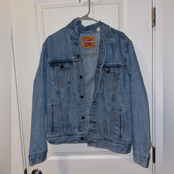 Levi’s jean jacket - Picture 1 of 3